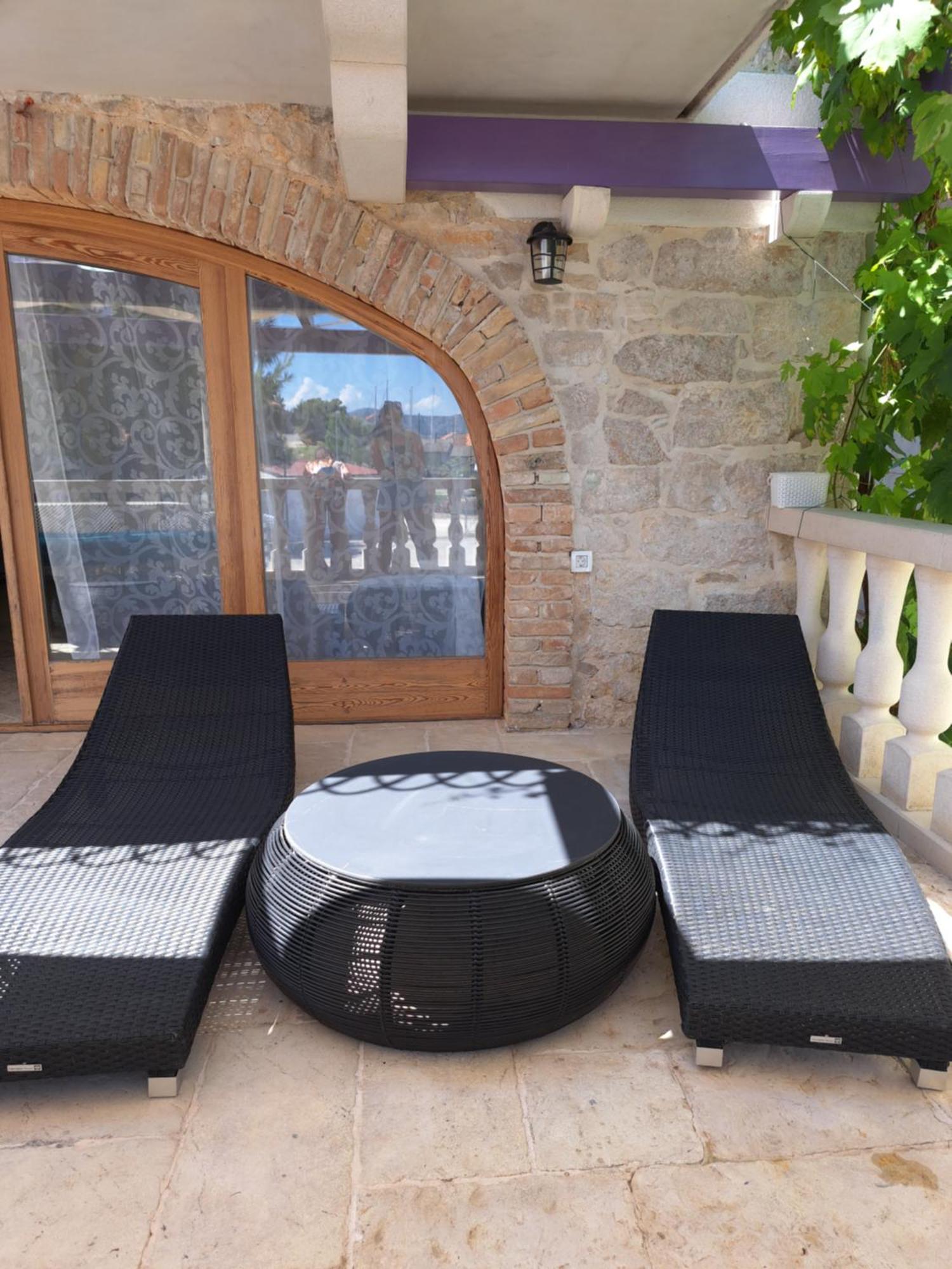 Jardin Kapetanova Kuca Apartment Veli Iž Екстериор снимка