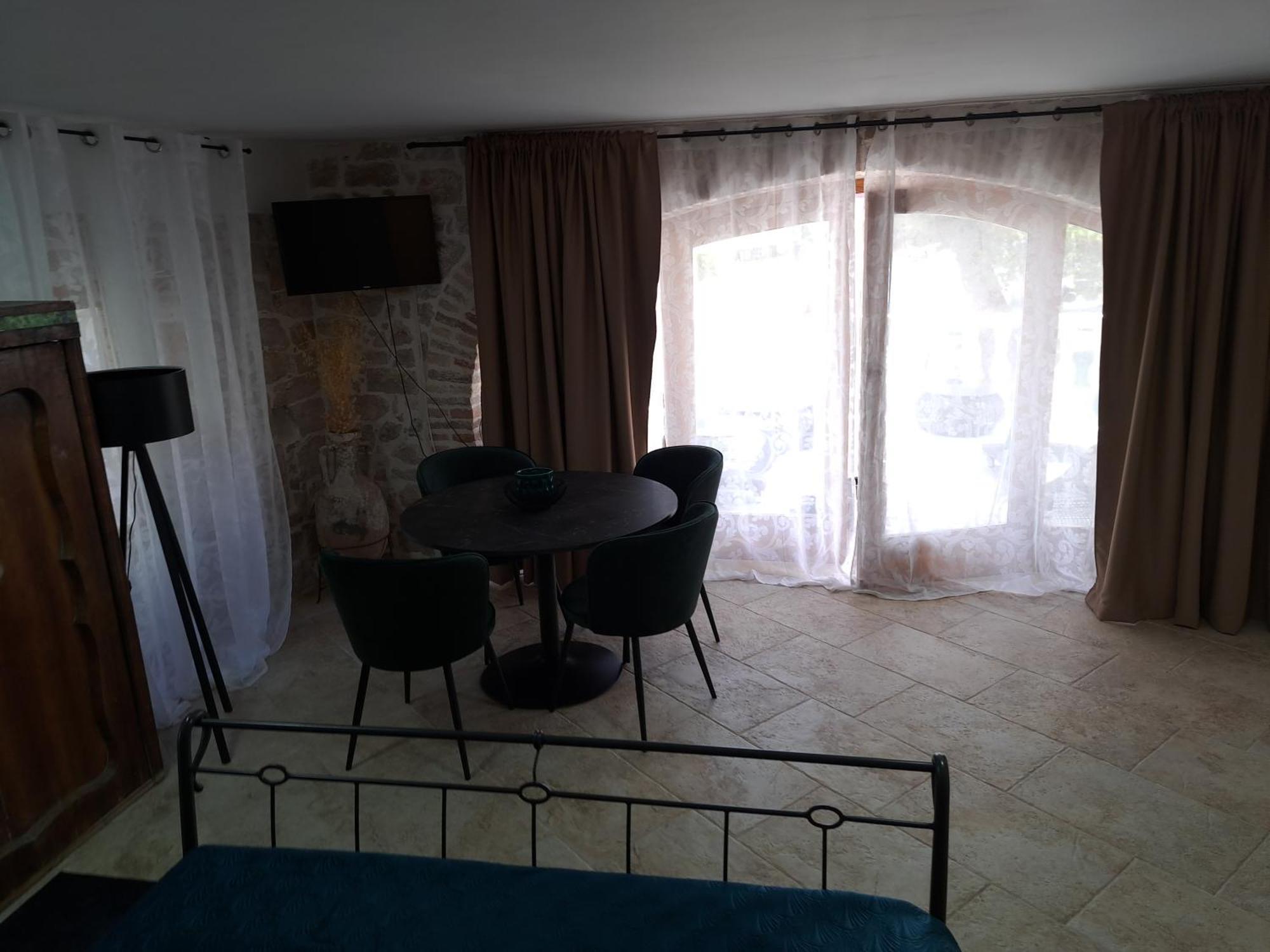 Jardin Kapetanova Kuca Apartment Veli Iž Екстериор снимка